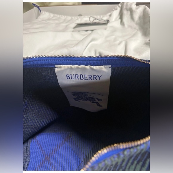 Burberry Medium Duffle Bag Handbag Knit knight color authentic luxe blue gold - Picture 14 of 16